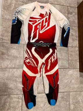 Fly Racing Motocross Gear Set- Adult Small Jersey / Size 28 Pants